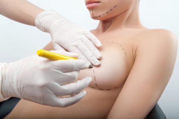 Độn ngực giúp cải thiện được hình dạng khuôn ngực