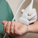 U bao hoạt dịch cổ tay có nguy hiểm không? Cách điều trị hiệu quả