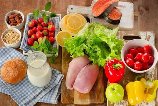 Thiết lập chế độ ăn uống khoa học, cung cấp đầy đủ chất dinh dưỡng cho cơ thể.